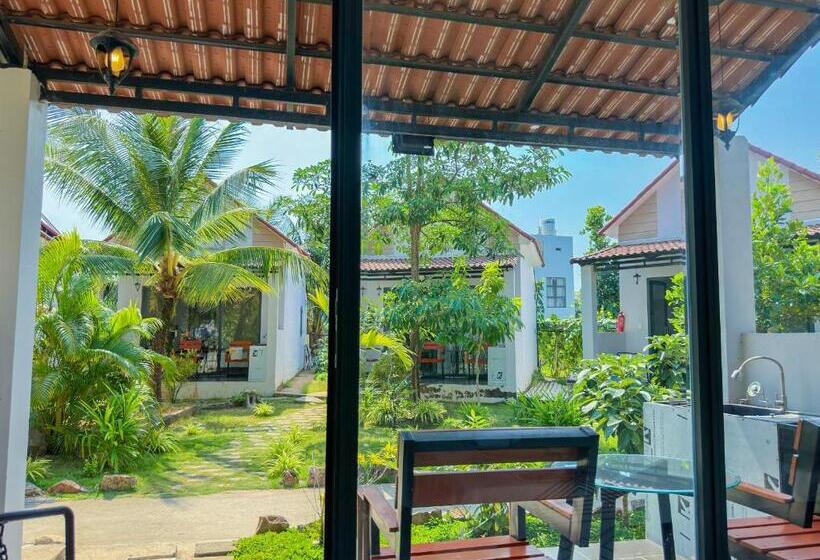 اتاق استاندارد با چشم‌انداز باغ, Fla Village