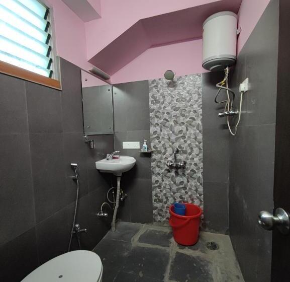 اتاق لوکس, La Casa