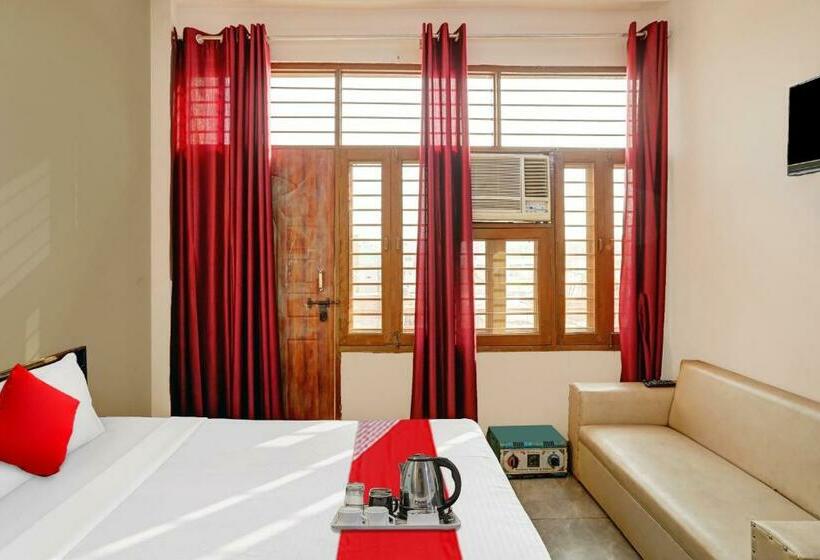 Quarto Triplo Clássico, Flagship Sweet Homes