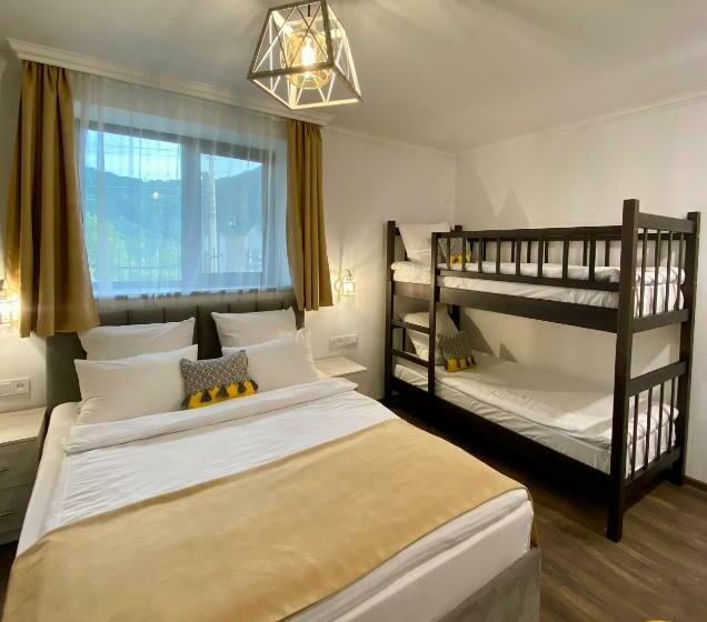 Семейный Номер, Aurelia Hotel & Restaurant