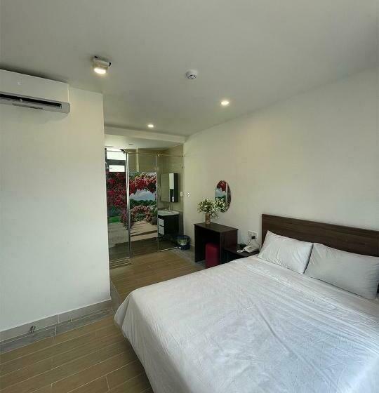 اتاق استاندارد با تخت بزرگ, Golden Tiger Grand World