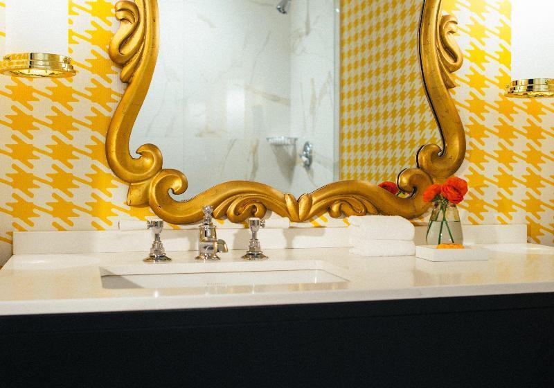 اتاق استاندارد با تخت بزرگ برای معلولان, Kimpton Hotel Monaco Pittsburgh, An Ihg