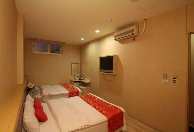اتاق استاندارد چهار تخته, Tanxiang Resort Hotel Sun Moon Lake Harbour   Sun Moon Lake Pier