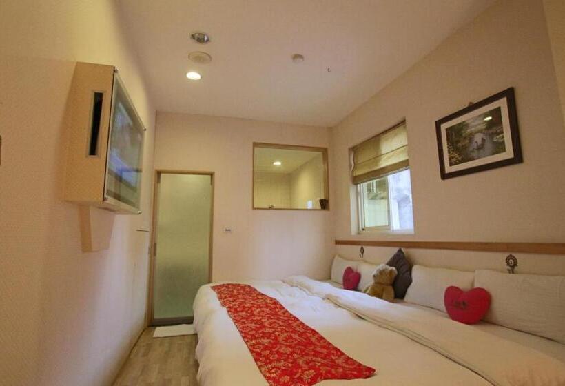 اتاق سوپریور چهار تخته, Tanxiang Resort Hotel Sun Moon Lake Harbour   Sun Moon Lake Pier