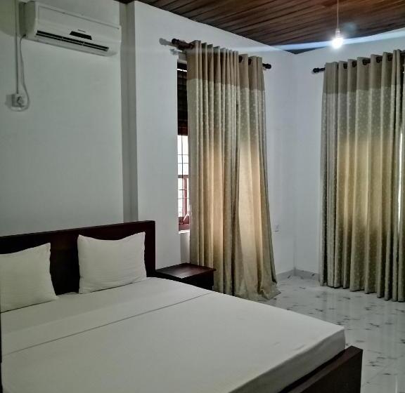 Номер Стандарт, Elepath Lodge  Pinnawala