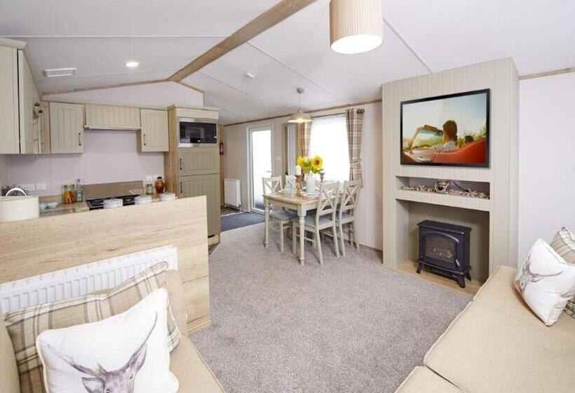 Дом 2 Спальни, Castle Brake Holiday Park