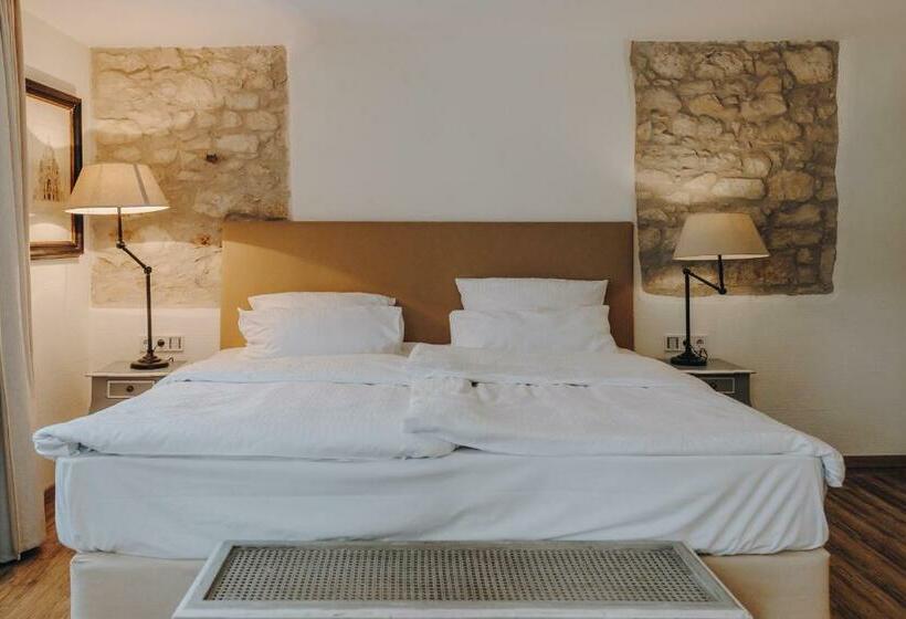 Quarto Estandar, Little 7   Boutique