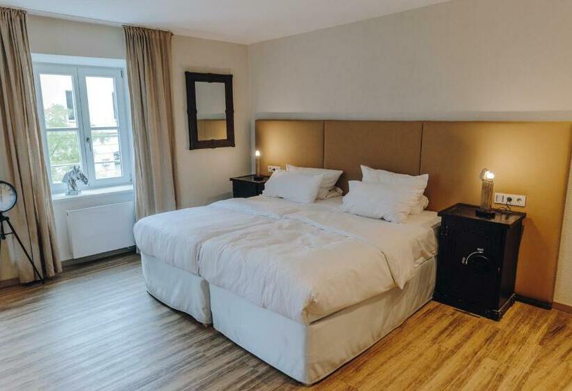 Quarto Estandar, Little 7   Boutique