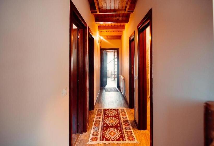 کلبه ییلاقی, Casa Cheile Dâmbovicioarei   Cabana 1