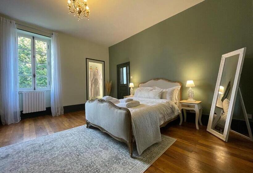 Номер Стандарт, Château De Bruges