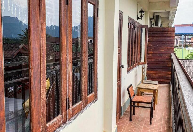 Семейный Номер Вид на Горы, Bountang Mountain View Riverside