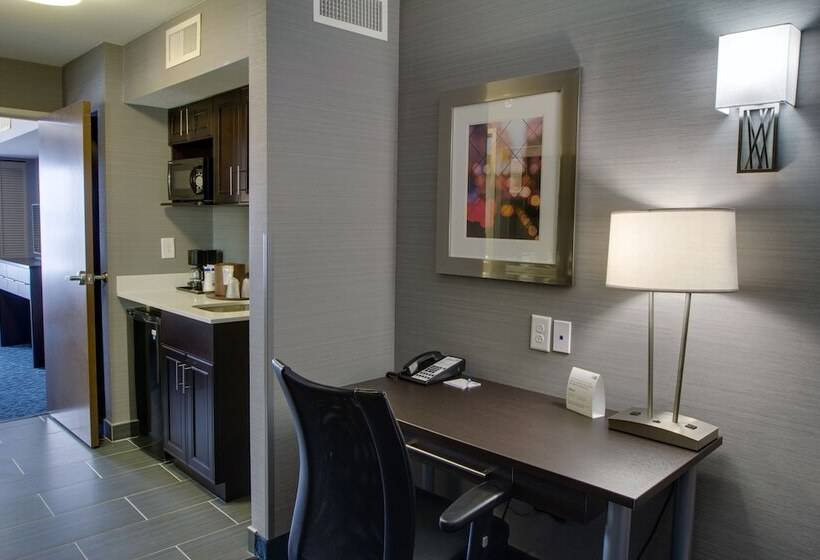 Люкс, Holiday Inn Express Sidney, An Ihg
