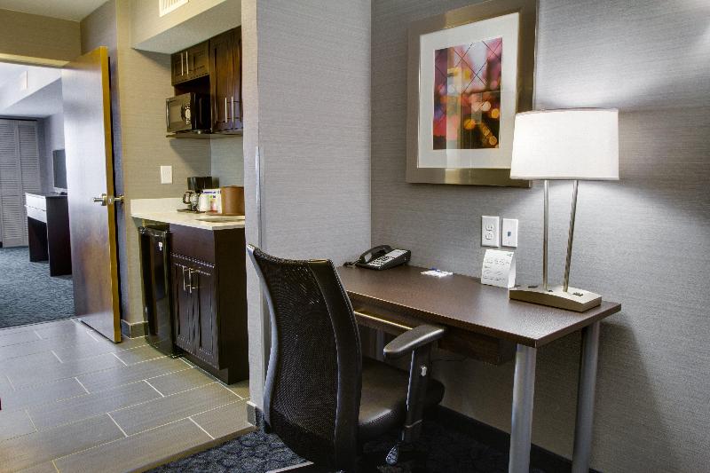 身障者適用キングサイズベッドルーム, Holiday Inn Express Sidney, An Ihg