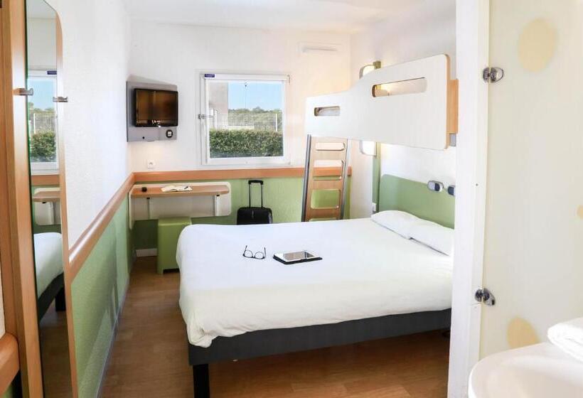 Трехместный Номер Стандарт с Двухъярусными Кроватями, Ibis Budget Hotel Vitrolles