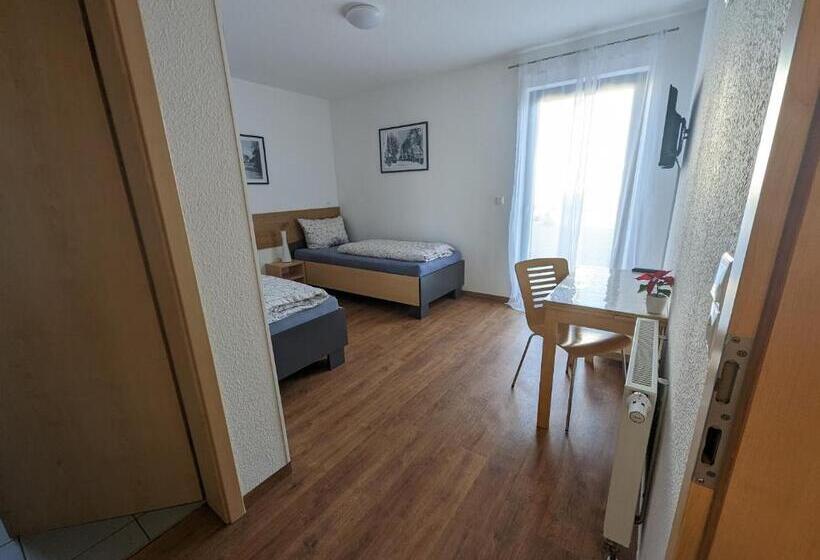 Номер Стандарт, Pension Victoria