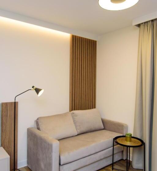 家庭间, Twentyfour Living