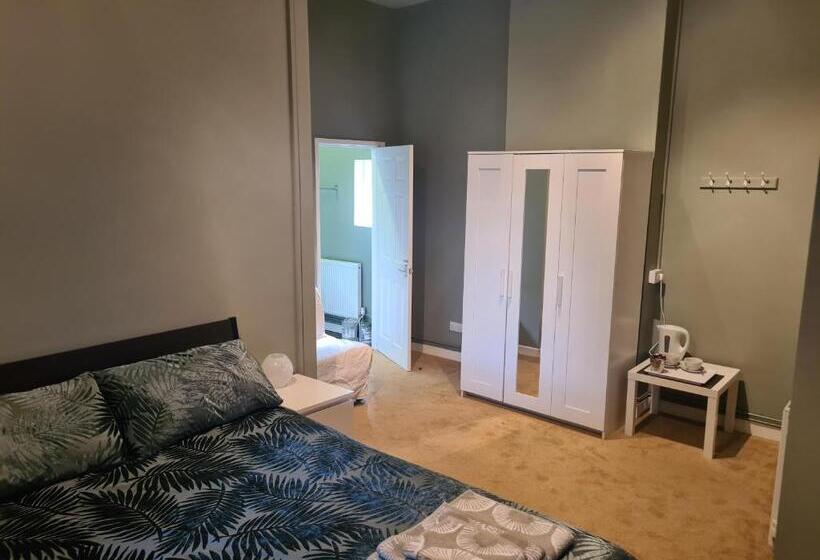Стандартный Номер Кровать Кинг, Hen House