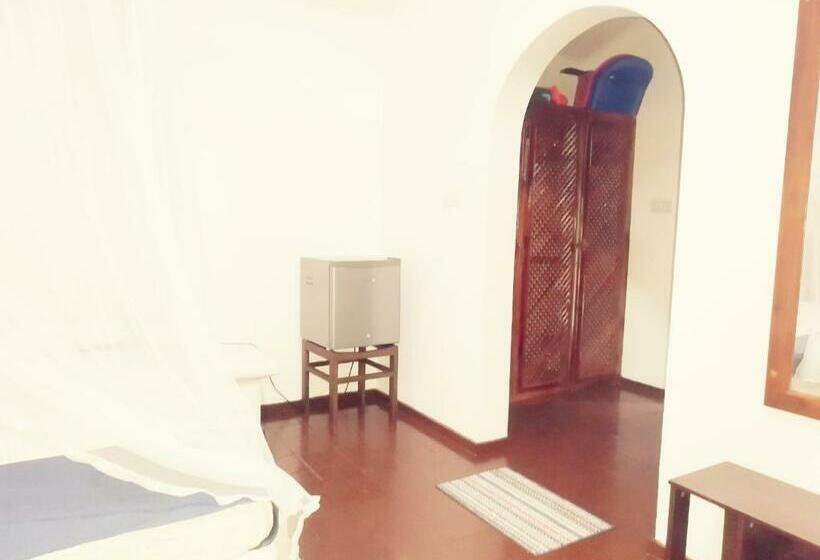 اتاق لوکس با چشم‌انداز دریا, Helios Beach Resort