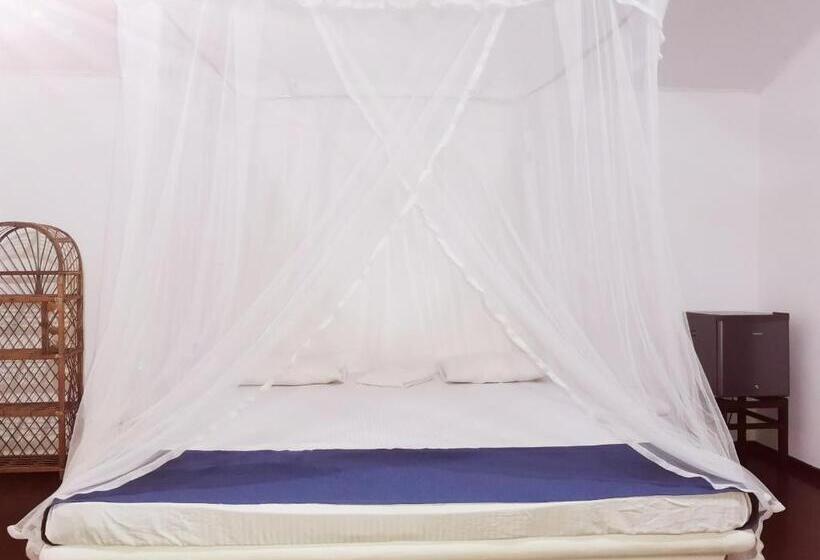 اتاق لوکس با چشم‌انداز دریا, Helios Beach Resort