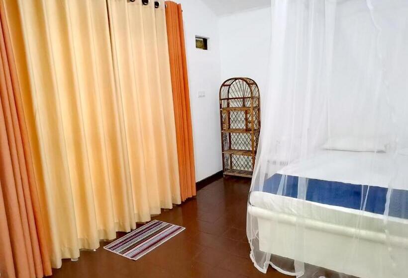 اتاق لوکس با چشم‌انداز دریا, Helios Beach Resort