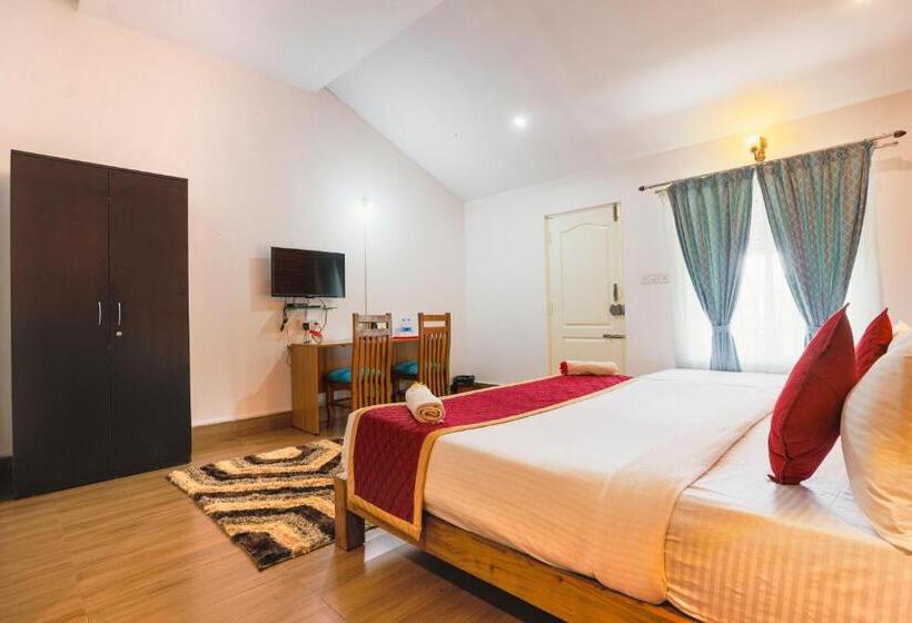 带阳台的豪华间, The Spectrum Resort, Chikmagalur
