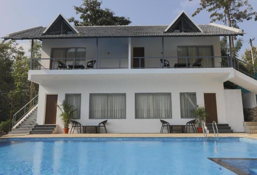 标准间带游泳池, The Spectrum Resort, Chikmagalur