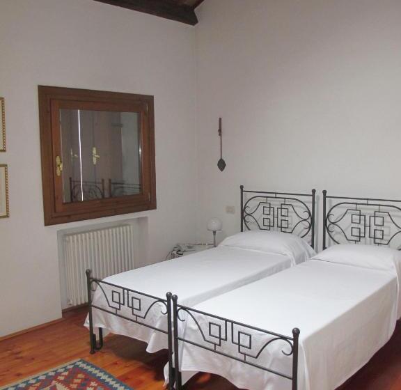اتاق لوکس چهار تخته, Palazzetto Ardi