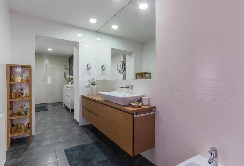 اتاق استاندارد, Habitaciones En Villa Coliving Masía Rural