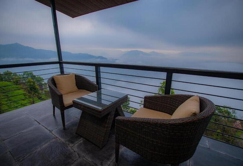 اتاق پریمیوم با چشم‌انداز دریاچه, Raniban Retreat