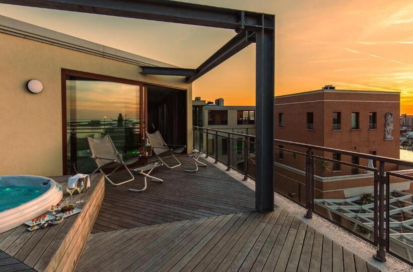 Suite with Terrace, Seeport