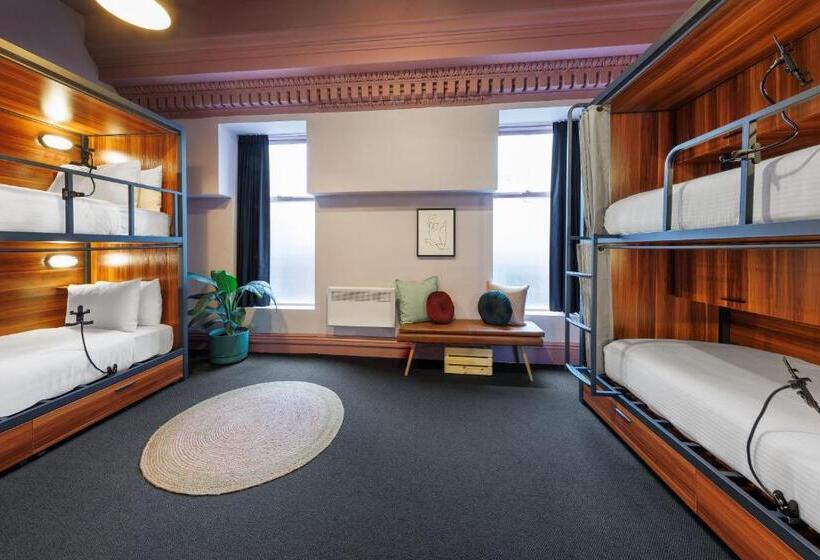 تختخواب در اتاق مشترک, Roamer St Kilda