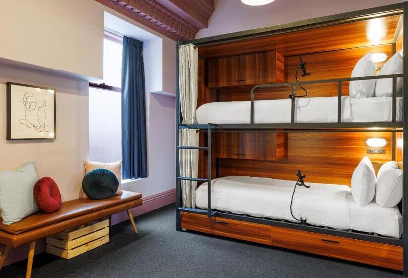 تختخواب در اتاق مشترک, Roamer St Kilda