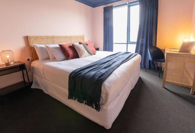 سوییت, Roamer St Kilda