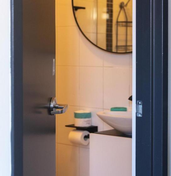 اتاق استاندارد با سرویس بهداشتی مشترک, Roamer St Kilda