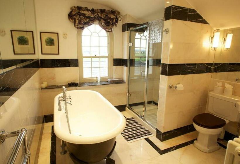 Полулюкс Повышенной Комфортности, Grange Manor