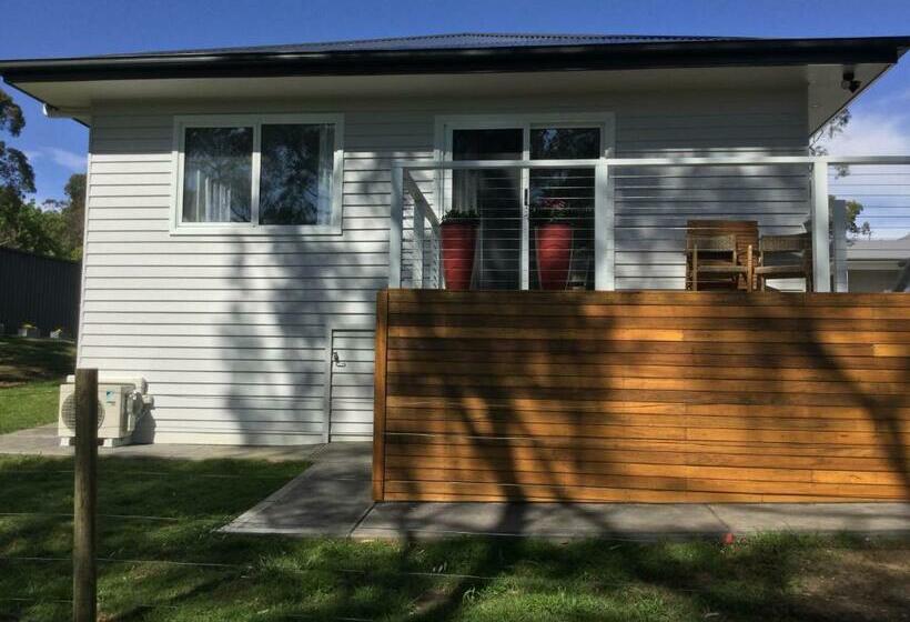 디럭스 스튜디오, Studio Echunga Adelaide Hills