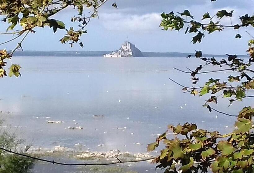 Номер Стандарт Вид на Море, Entre Mont St Michel Et Merveille