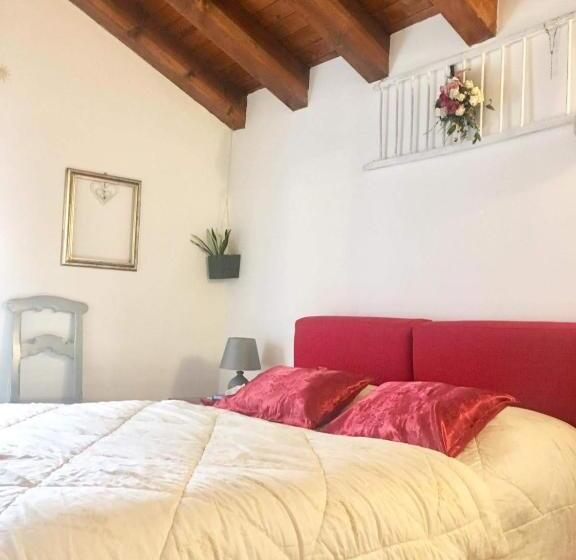 اتاق استاندارد, Rosy25