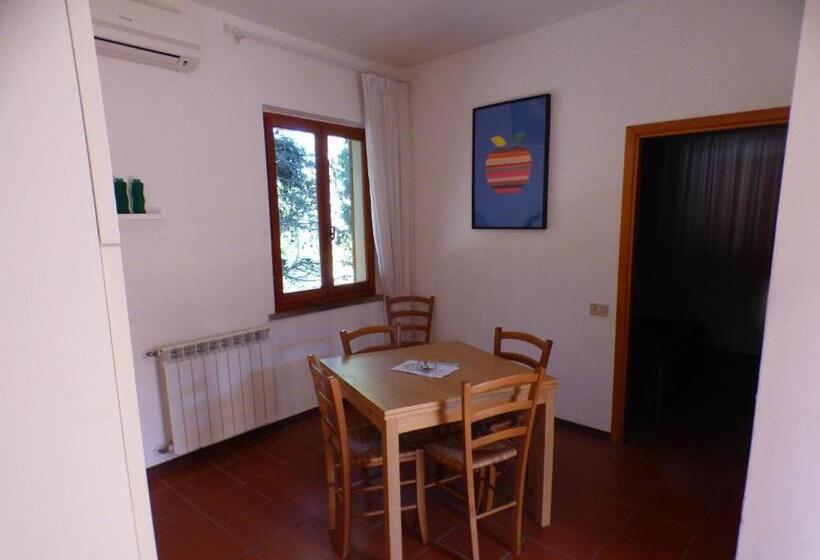 2 Bedroom Apartment Garden View, Ghiacci Vecchi Residence