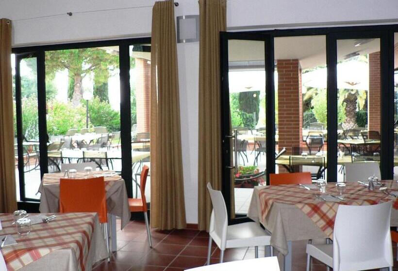 2 Bedroom Apartment Garden View, Ghiacci Vecchi Residence