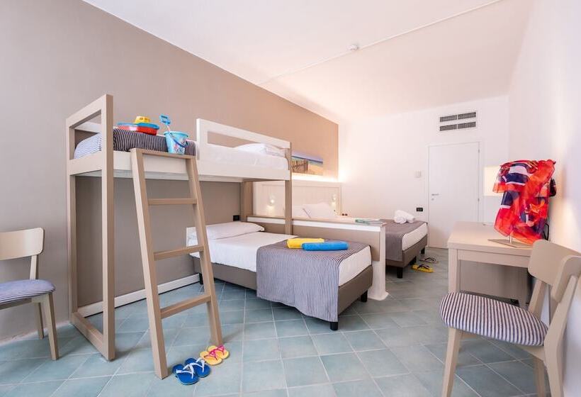 スーペリアの４人部屋, Th Ostuni   Ostuni Village