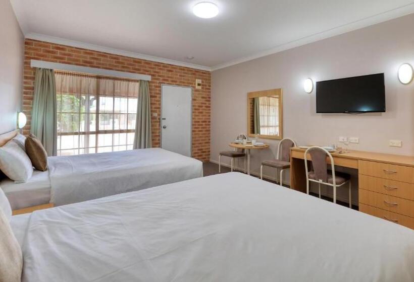 디럭스 룸, Country Gardens Motor Inn