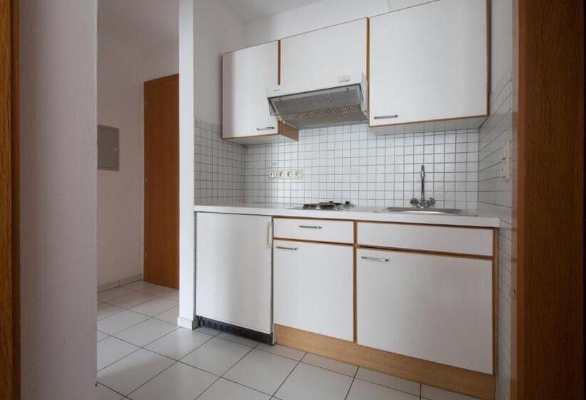 آپارتمان 2 خوابه با بالکن, Appartements Christophorus