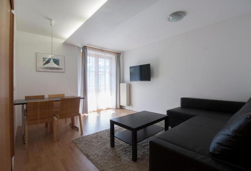 آپارتمان 1 خوابه با بالکن, Appartements Christophorus