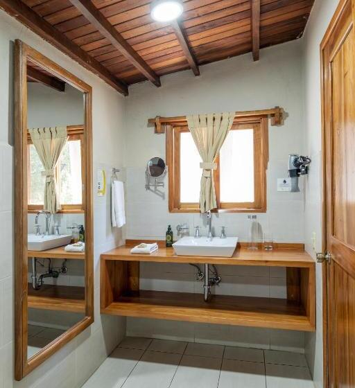 Номер Superior, Blu Galapagos Sustainable Waterfront Lodge