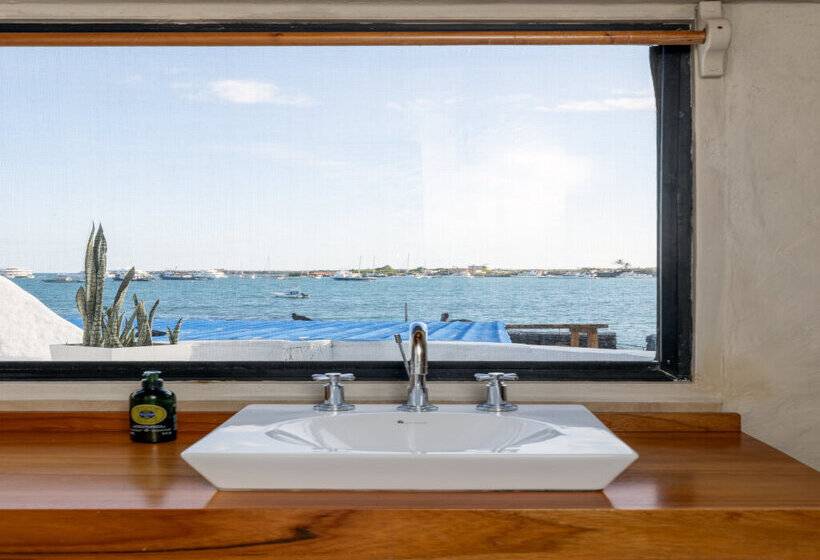 Люкс, Blu Galapagos Sustainable Waterfront Lodge