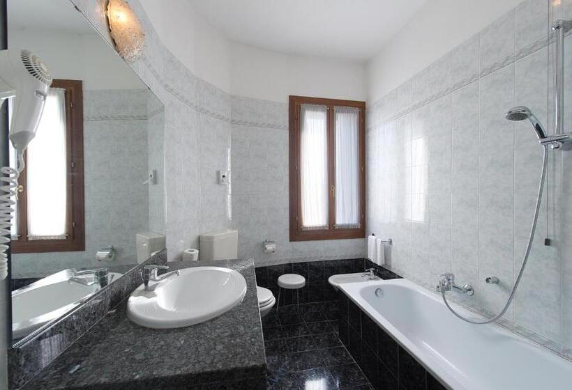 Habitación Estàndard Individual, Cristallo