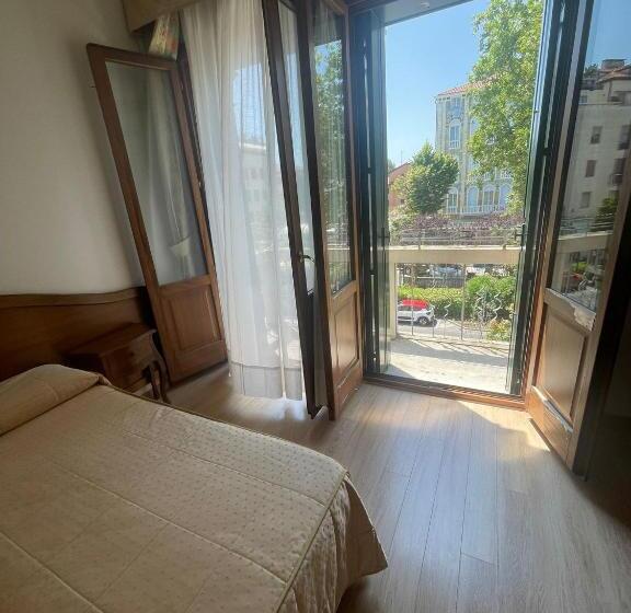 Habitación Estàndard Individual, Cristallo
