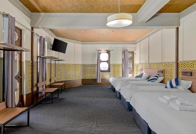 디럭스 패밀리 룸, Criterion Hotel Sydney