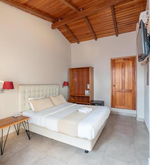 Номер Стандарт, Blu Galapagos Sustainable Waterfront Lodge